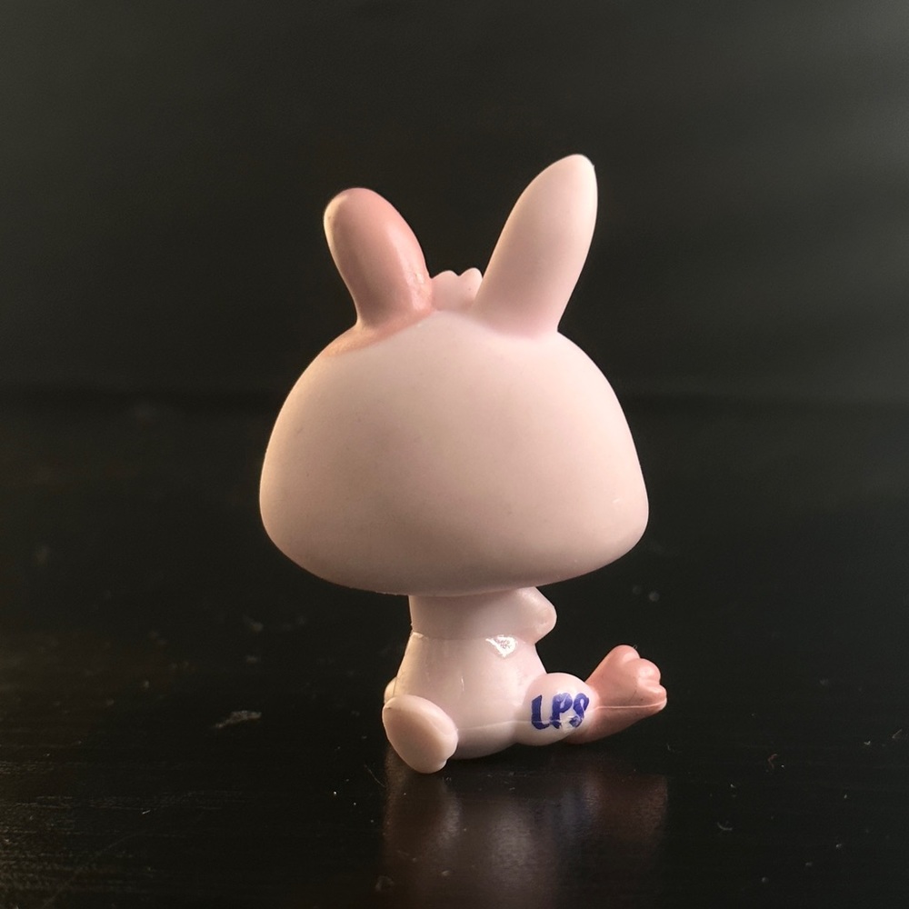 LPS Rabbit #1366 Authentic Littlest Petshop - Picture 2 of 2
